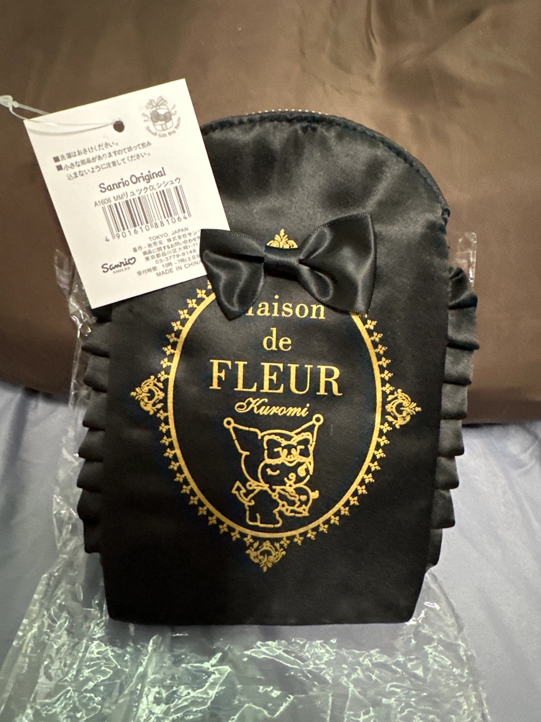 ⚽️ Maison de Fleur Kuromi Mobile Shoulder Bag