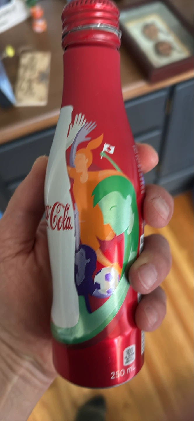 Coca-Cola FIFA Canada 2015 Commemorative Bottle - photo 4