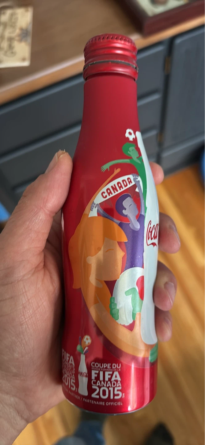 Coca-Cola FIFA Canada 2015 Commemorative Bottle - photo 2