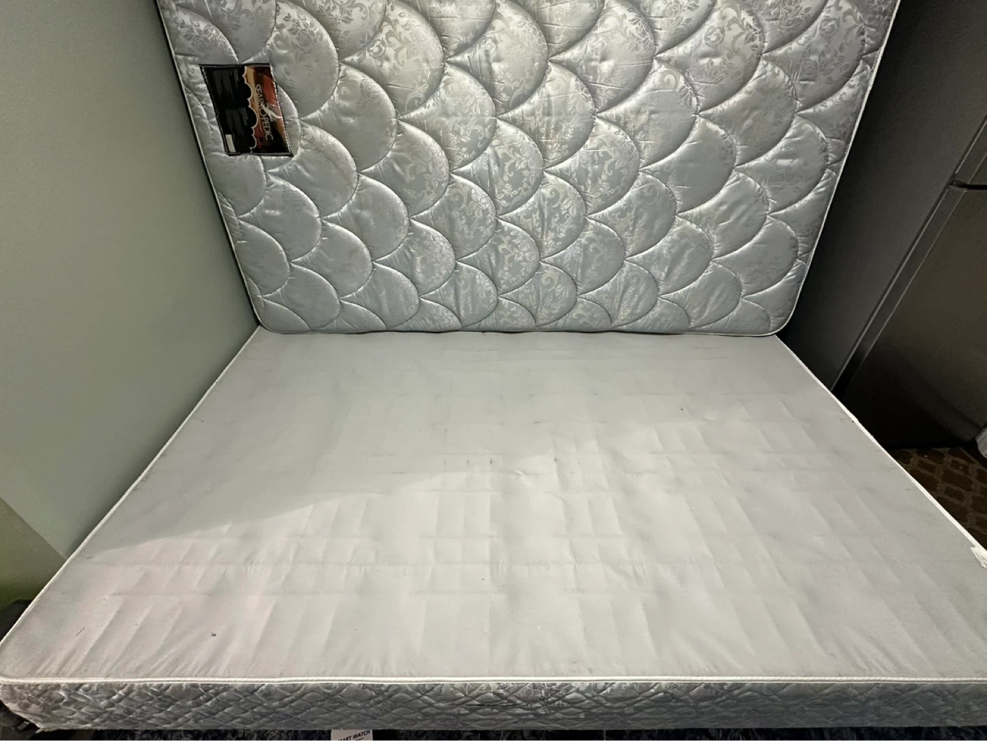 Sealy Posturepedic Mattress - photo 3