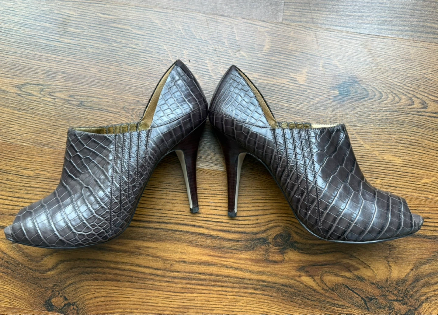 GUESS Women's Brown Croc-Embossed Peep-Toe Heels - photo 2