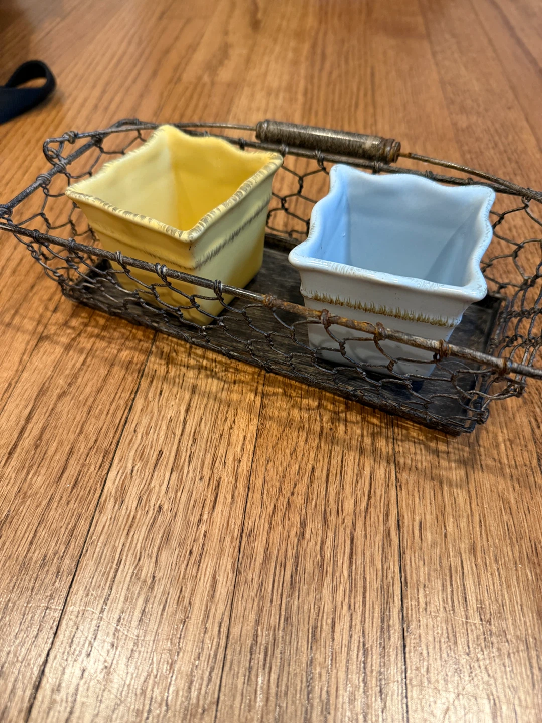 Partylite Wire Basket with 2 Ceramic Planters