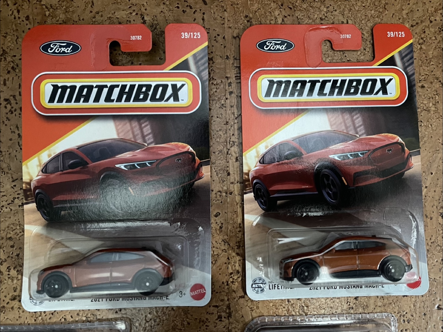 1:64 Ford Mustangs Mach E - photo 3