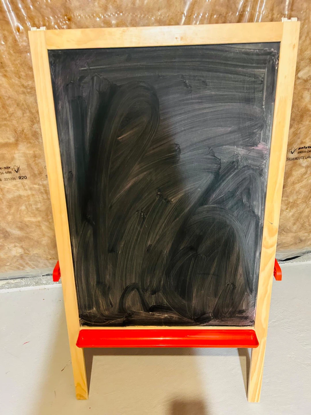 Kids Double-Sided Art Easel – Chalkboard & Whiteboard