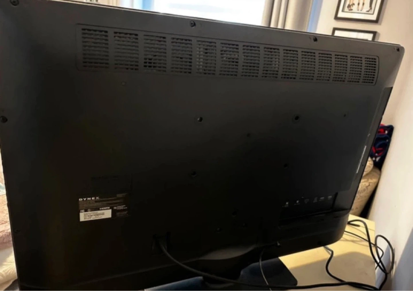 Dynex 32" Television - photo 4
