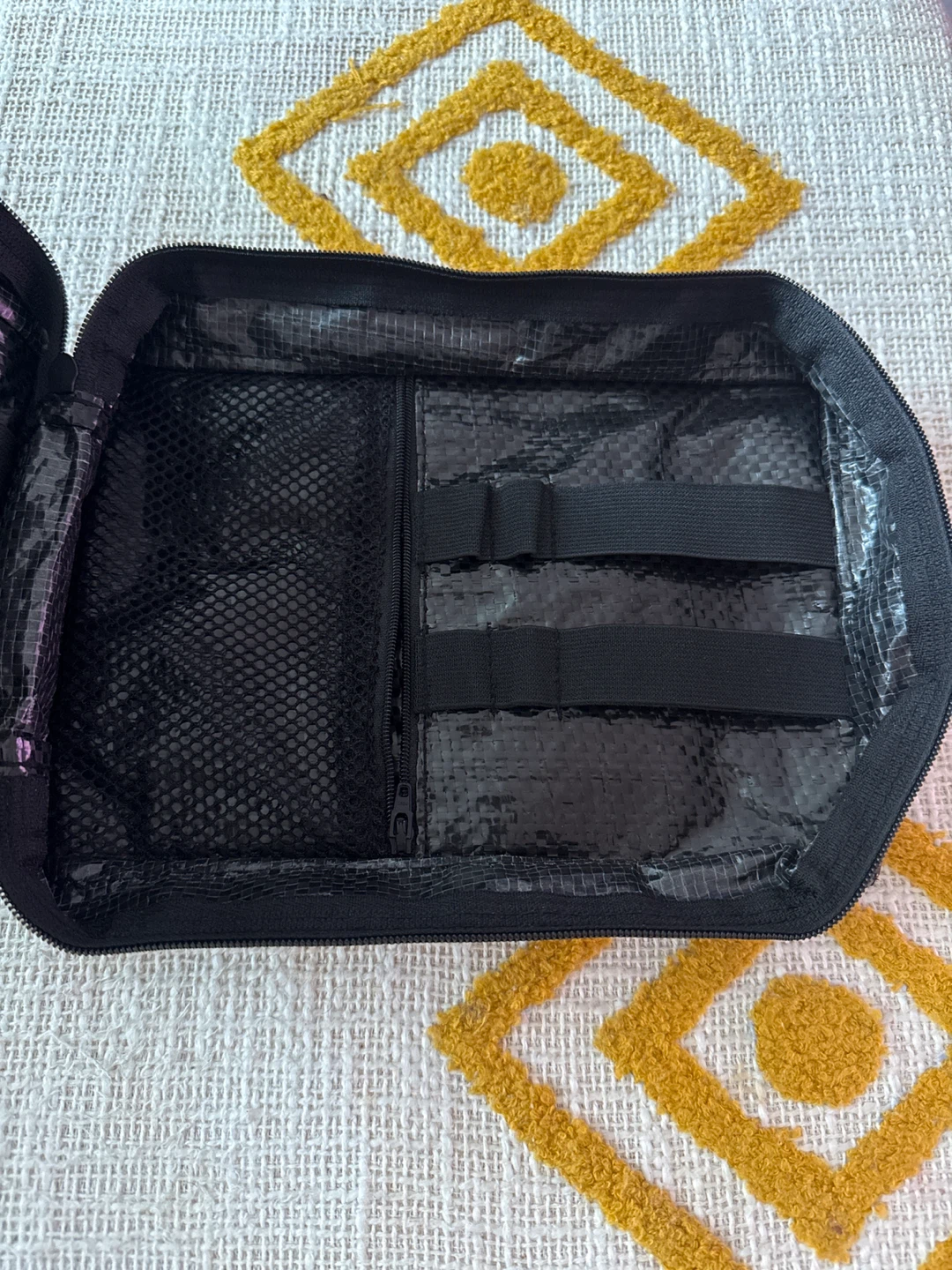 Black Zippered Organizer Pouch ⚽️ - photo 3