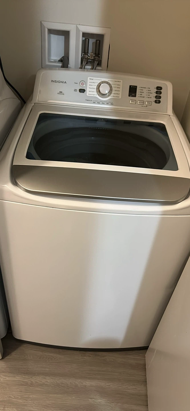 Insignia Washer & Dryer Set