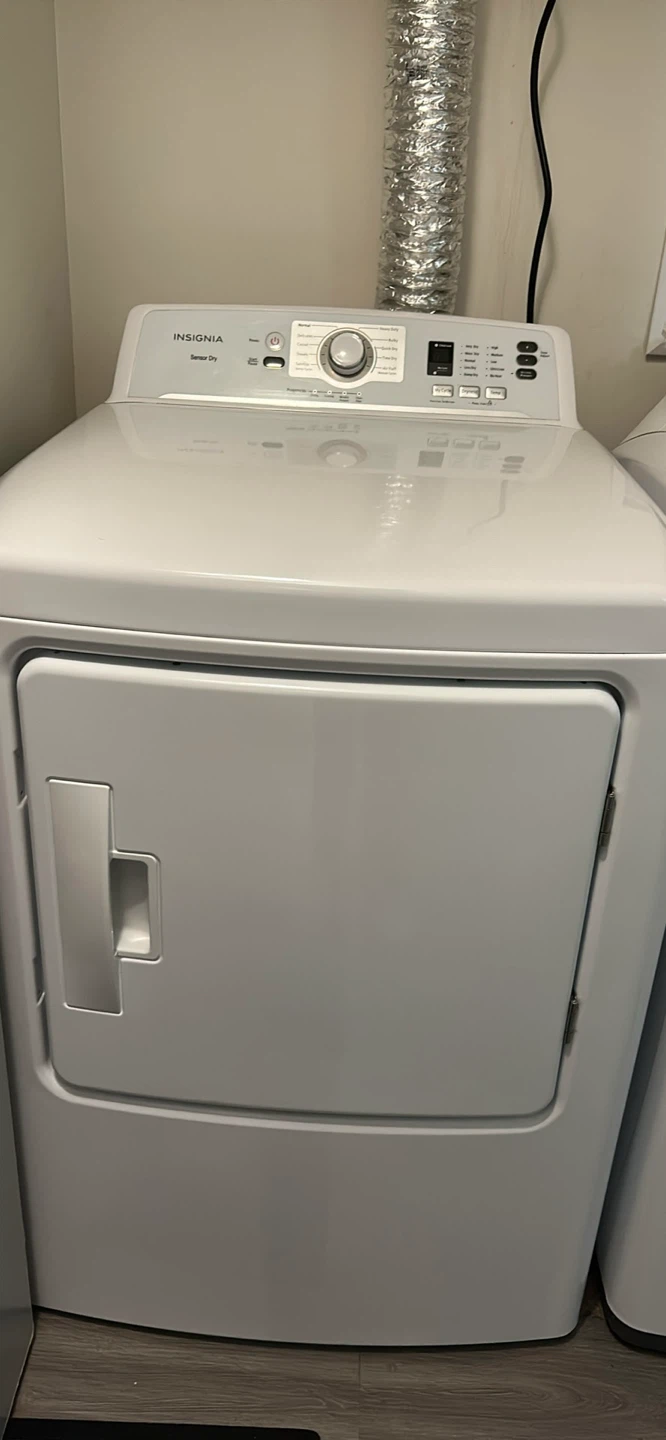 Insignia Washer & Dryer Set - photo 2