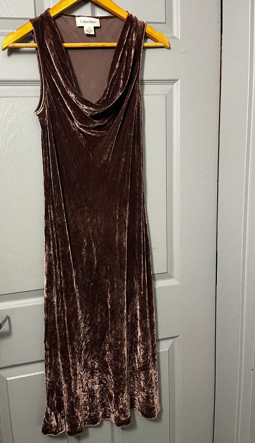 Calvin Klein Velvet Dress - Size 6⚽️