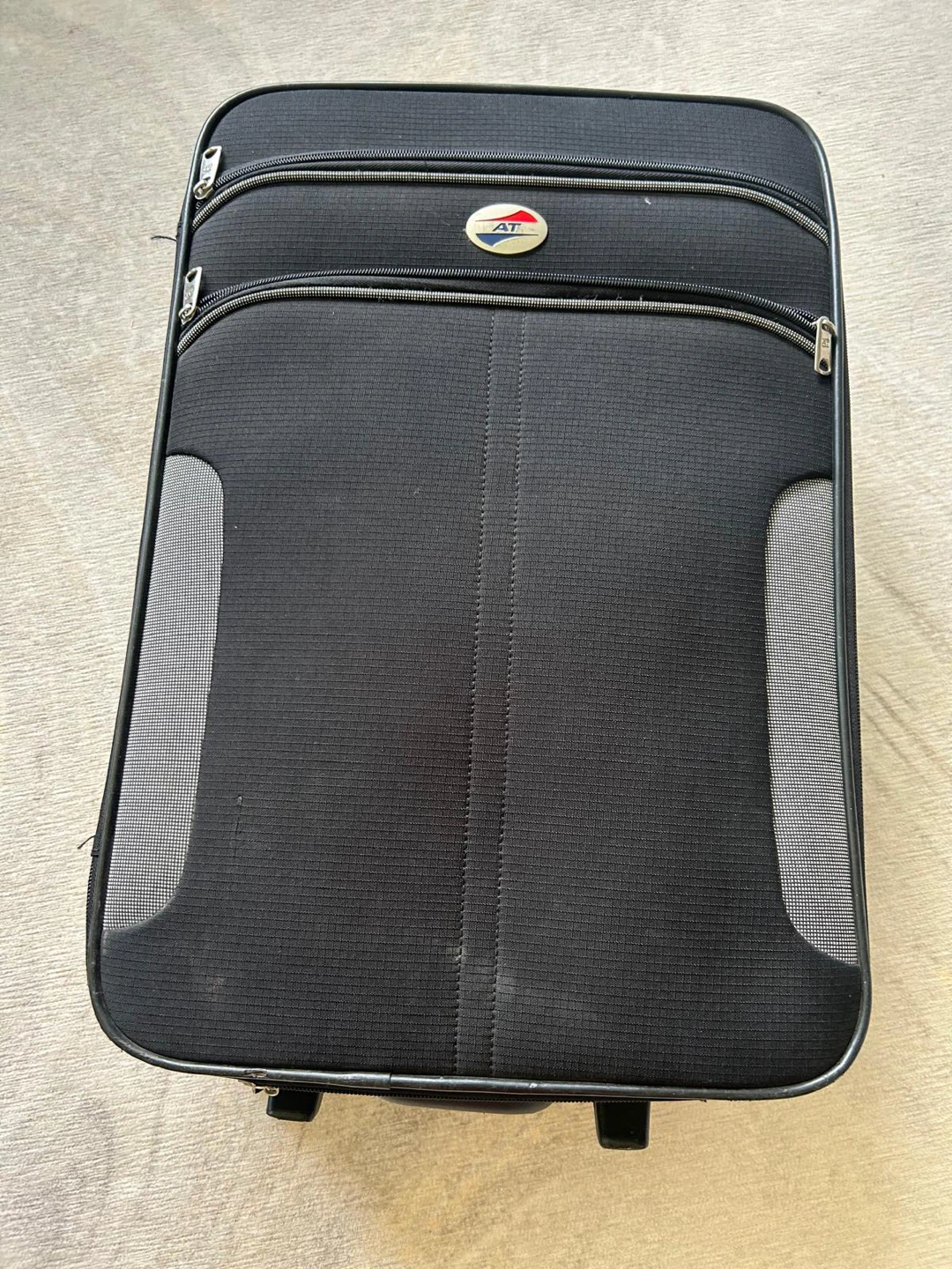Rolling Carry-On Suitcase – Black Travel Luggage - photo 2
