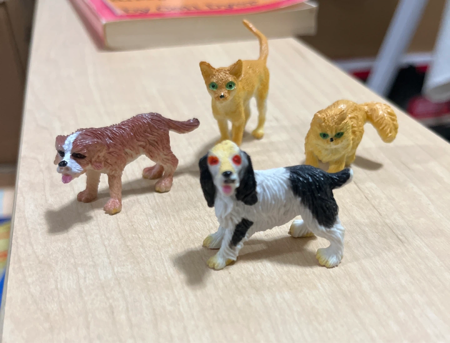 ⚽️Set of 4 Toy Animals: Dogs and Cats