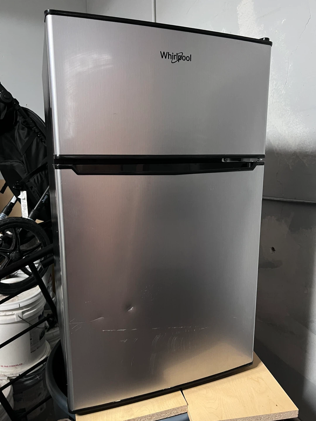 Whirlpool Mini Fridge - photo 5