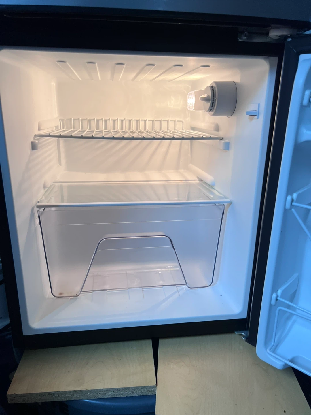 Whirlpool Mini Fridge - photo 3