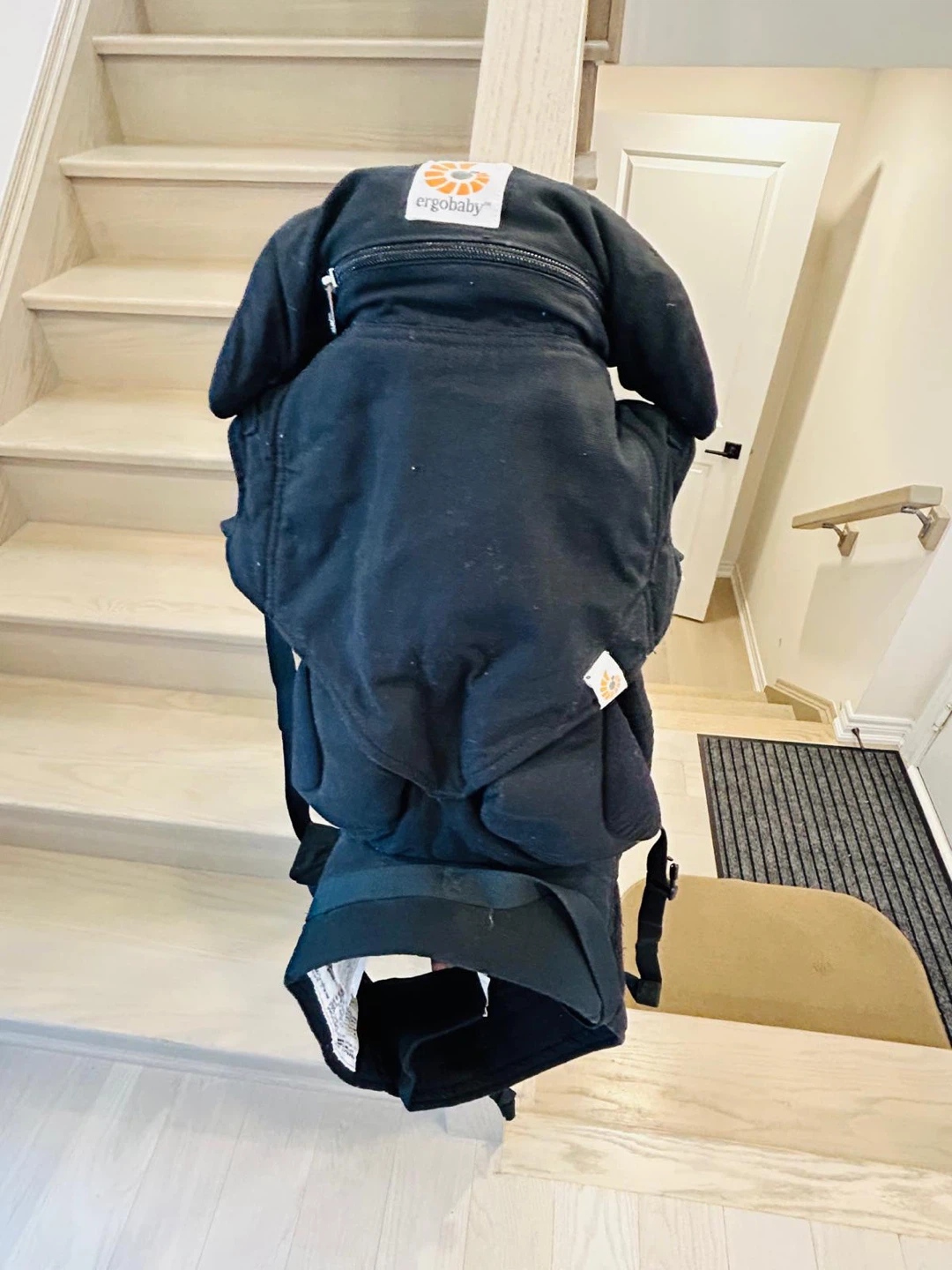Ergobaby Baby Carrier – Excellent Condition - photo 2