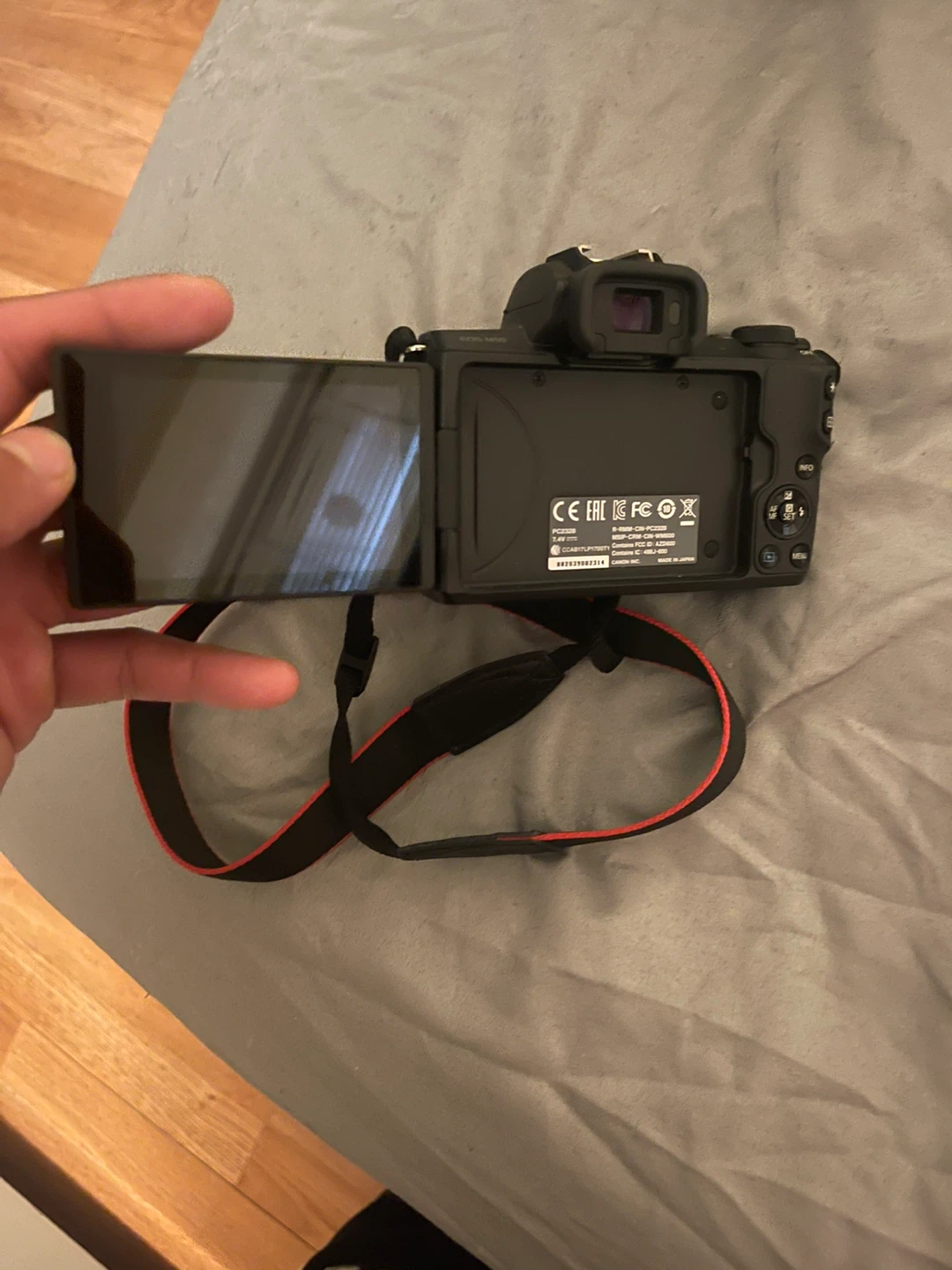 Canon EOS M50 Mirrorless Camera - photo 2