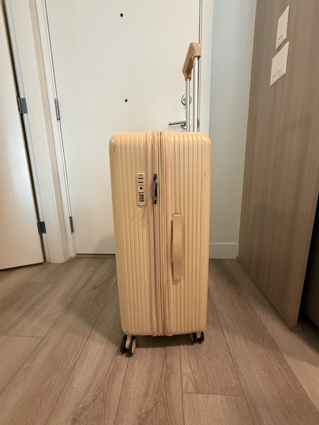 28 Cream Hardshell Spinner Suitcase - photo 2