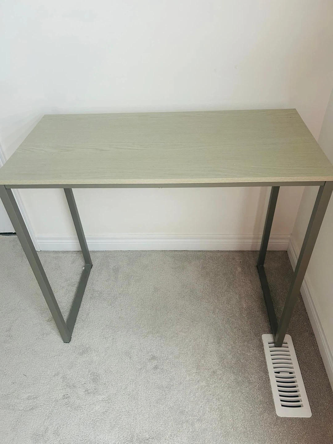 Home Office Desk & Mesh Ergonomic Chair – Great Condition - photo 2