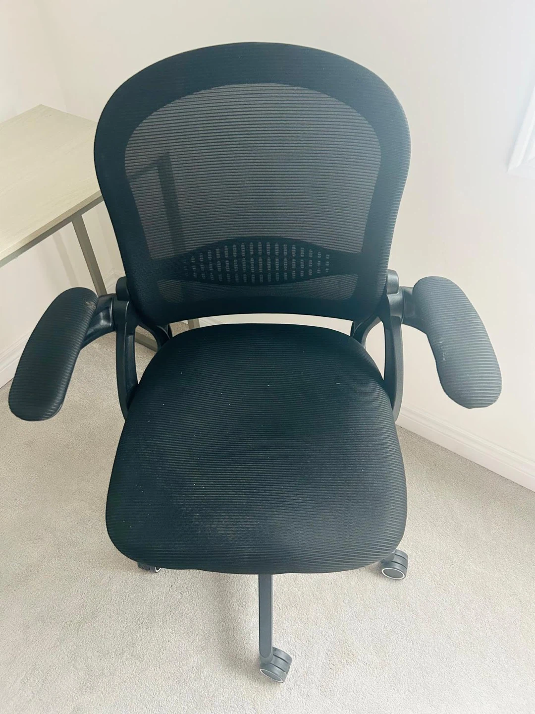 Home Office Desk & Mesh Ergonomic Chair – Great Condition - photo 3