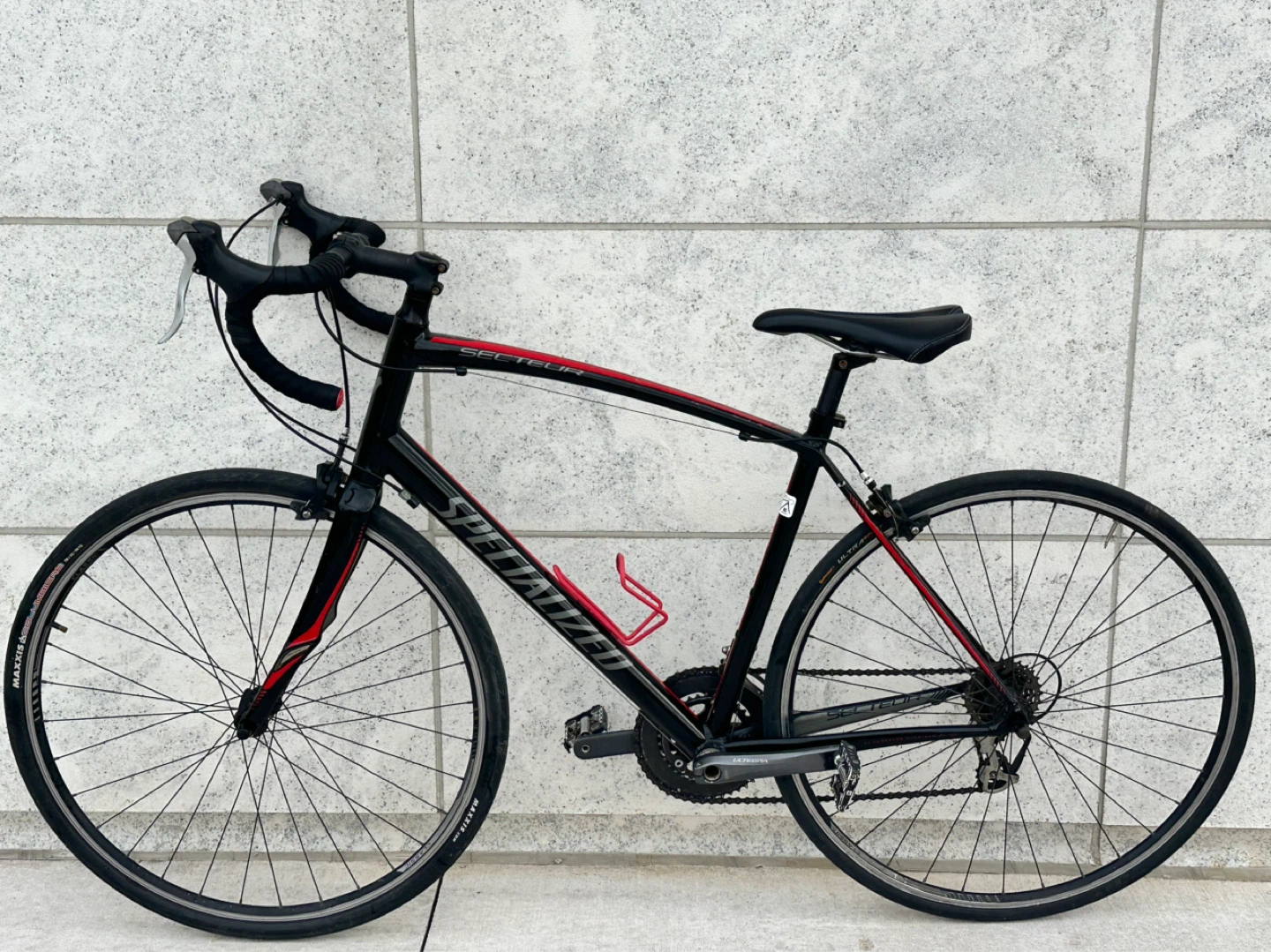 Specialized Secteur Road Bike – Shimano Ultegra – Carbon Fork
