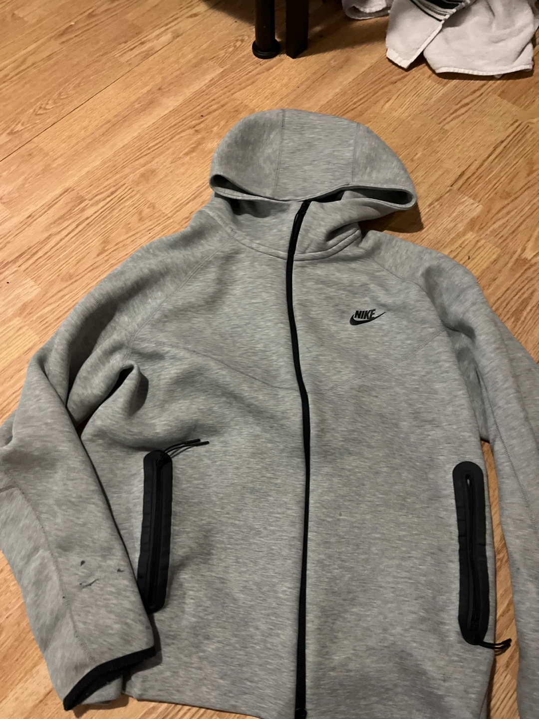 Nike Tech Fleece Full-Zip Hoodie Grey