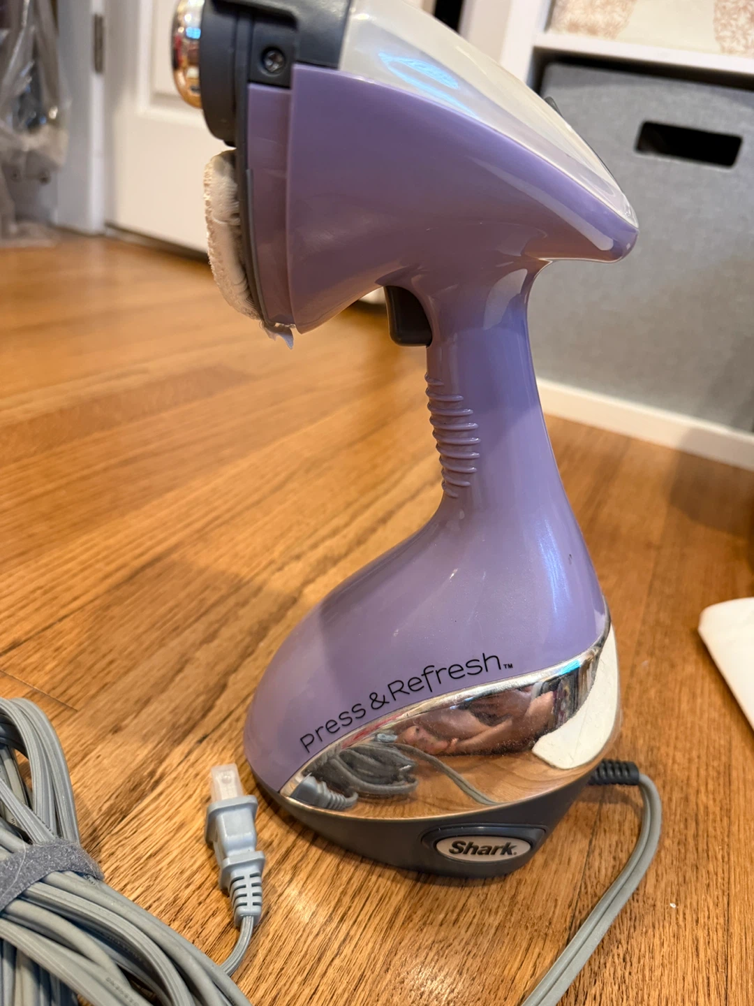 Shark Press & Refresh Garment Steamer - photo 4