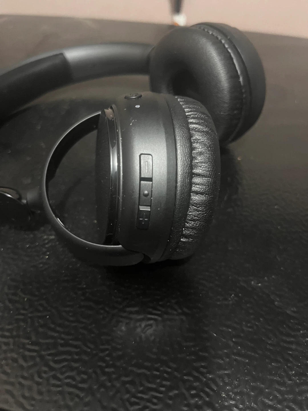 Amazon basics head phones wireless