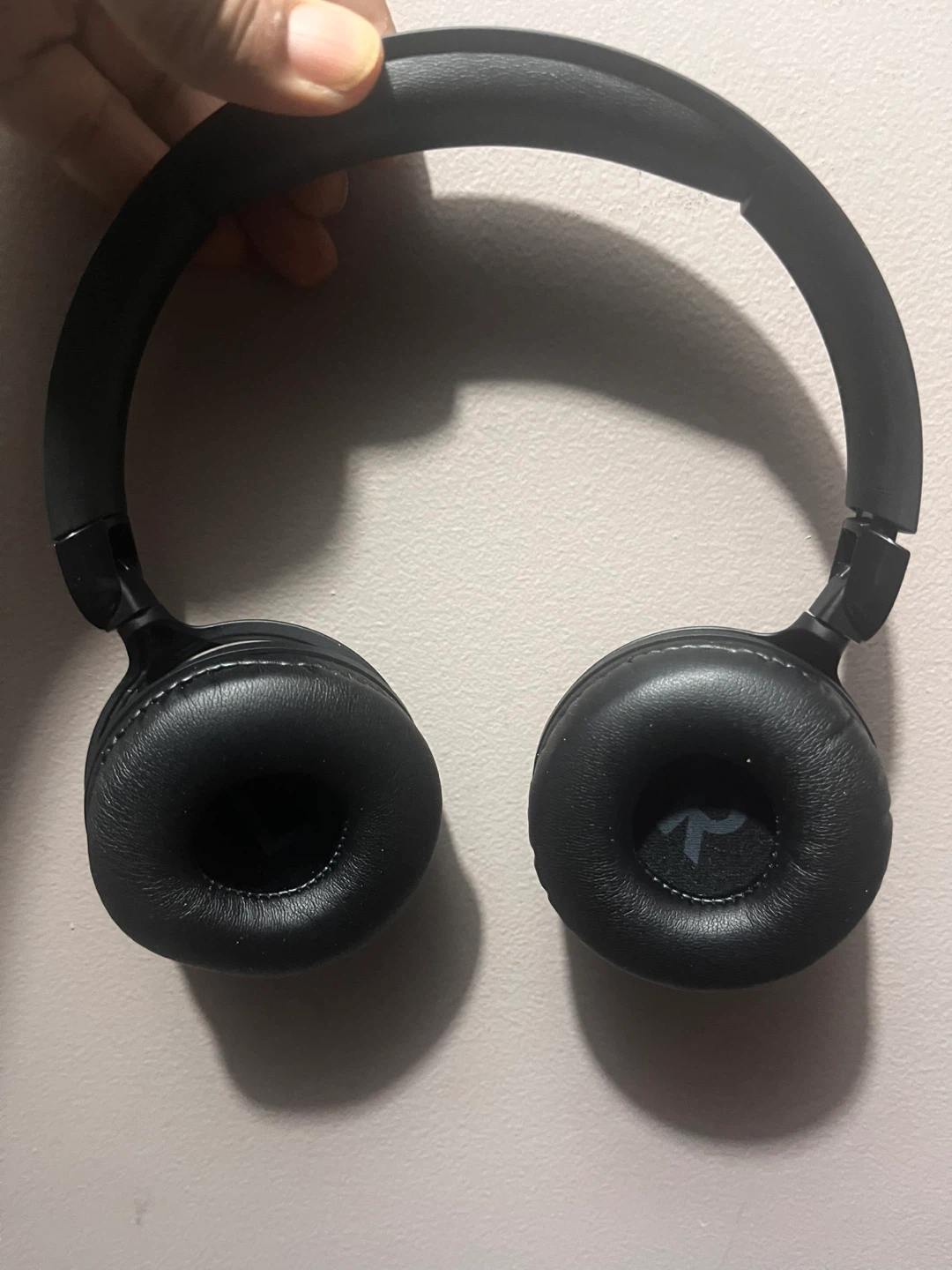 Amazon basics head phones wireless - photo 3