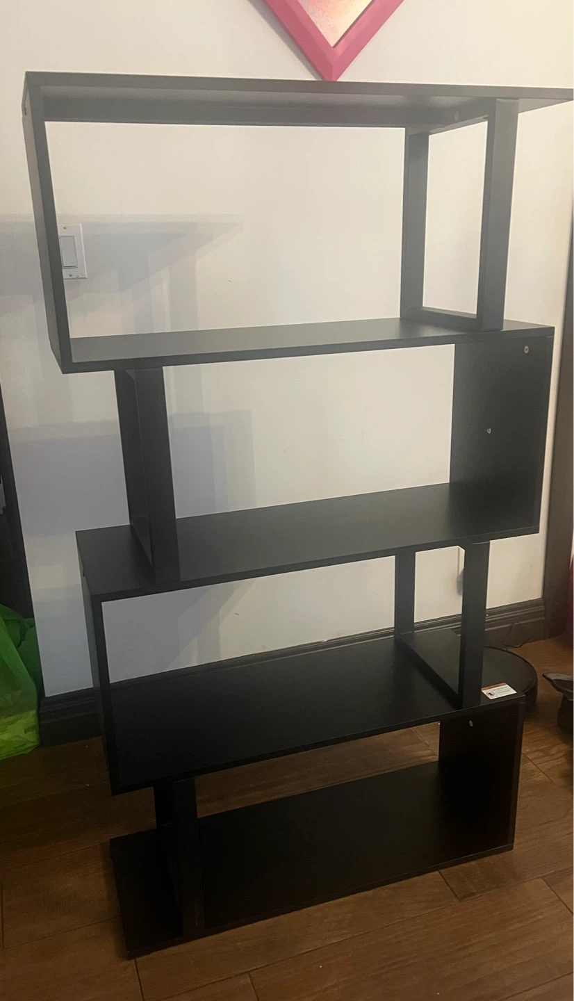 Bookshelf - photo 2