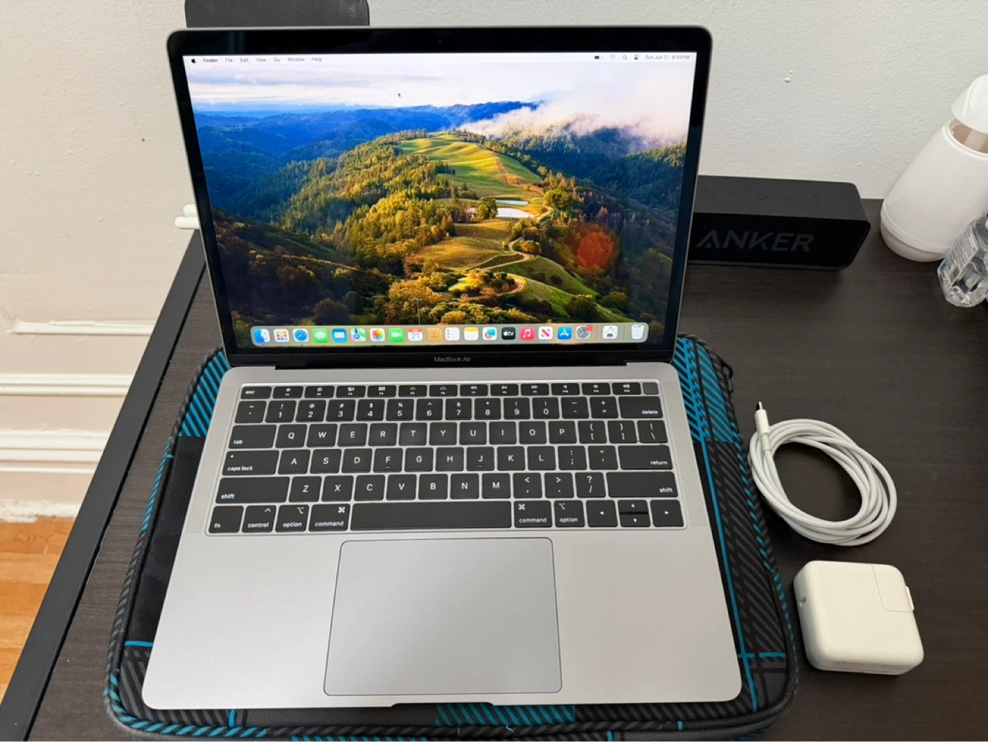 Apple MacBook Air 13” (2020) - LIKE NEW - photo 2