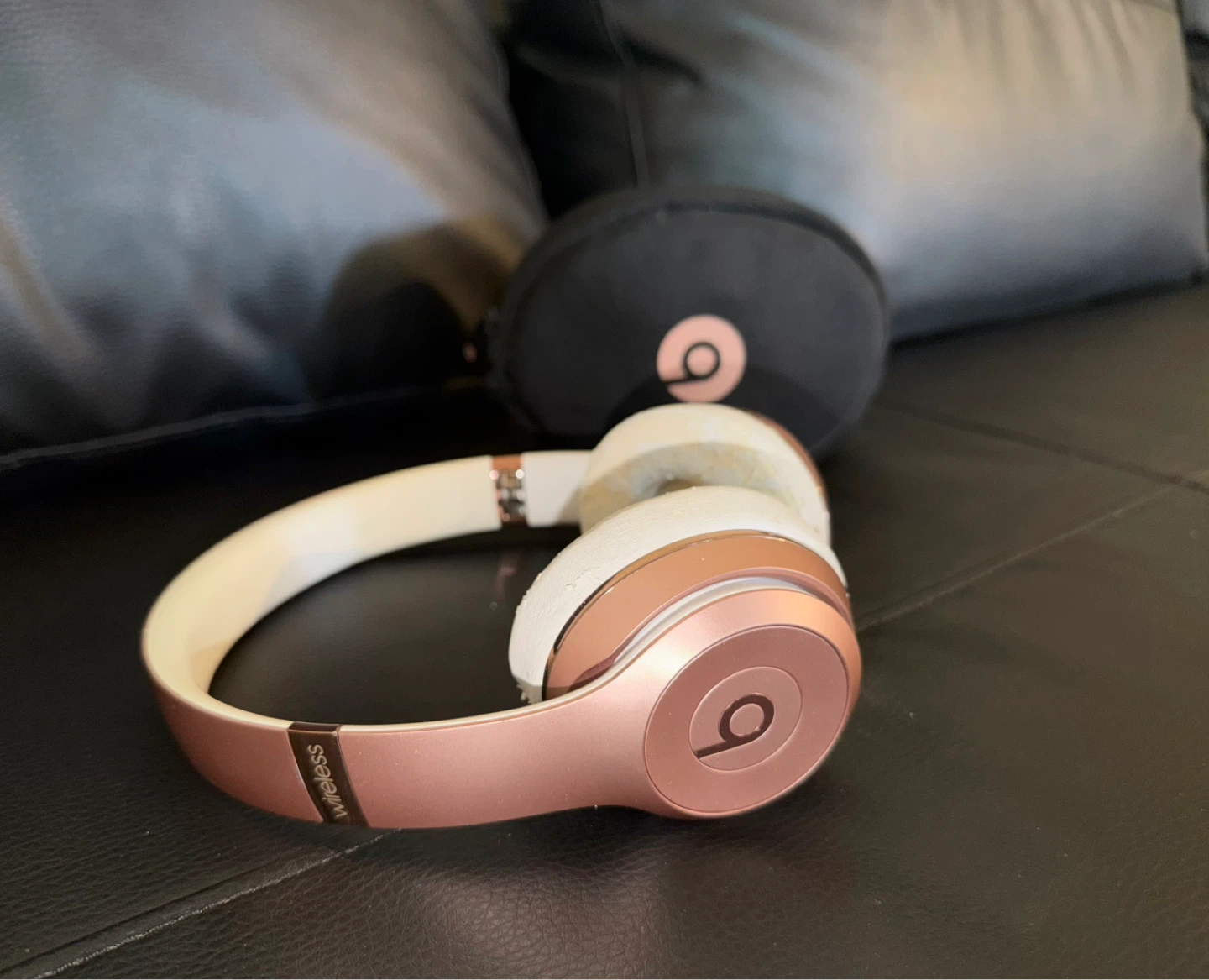 Beats Solo 3 Wireless Rose Gold Headphones - photo 2