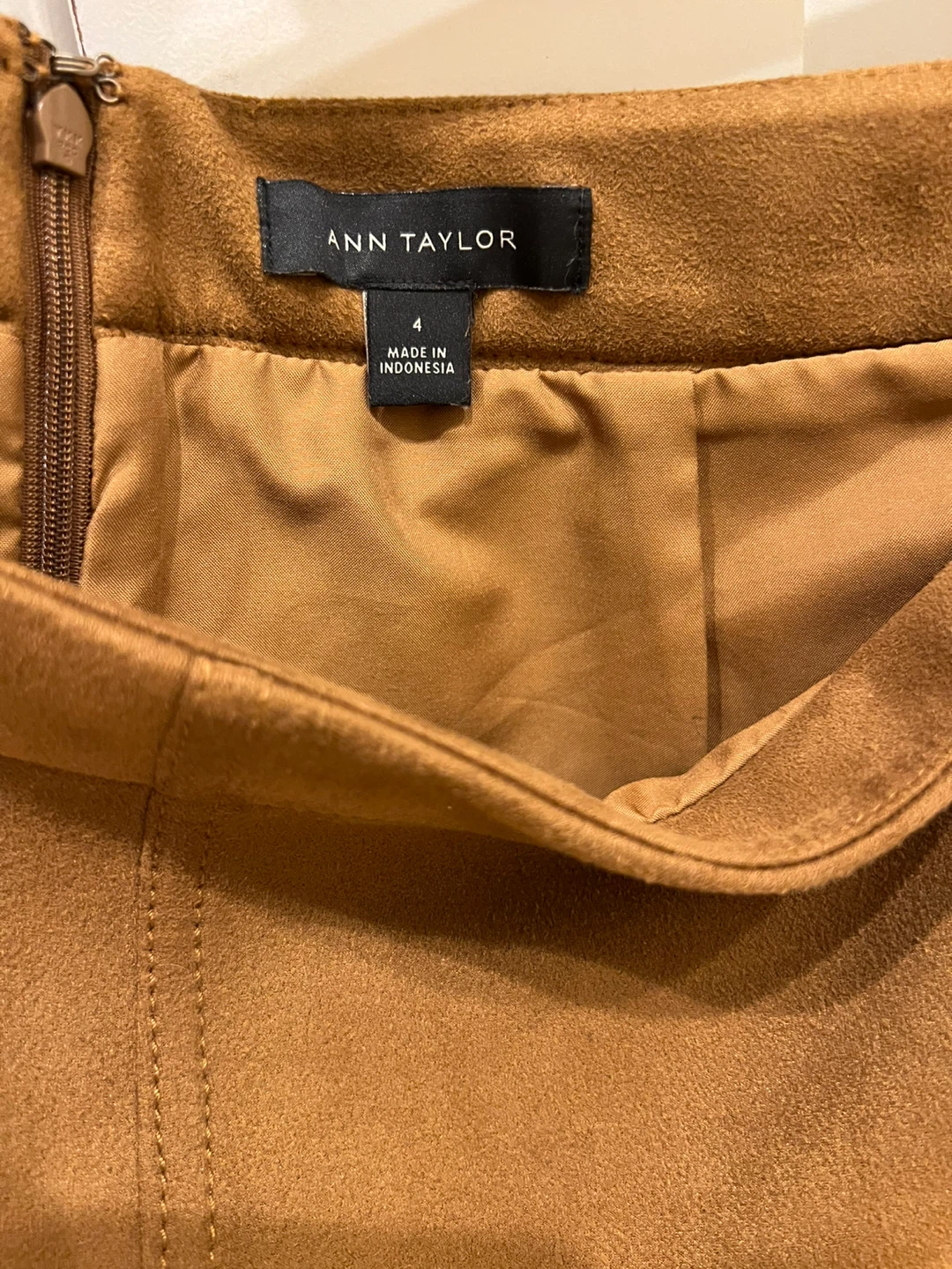 Ann Taylor Brown Suede Mini Skirt Size 4 - photo 3