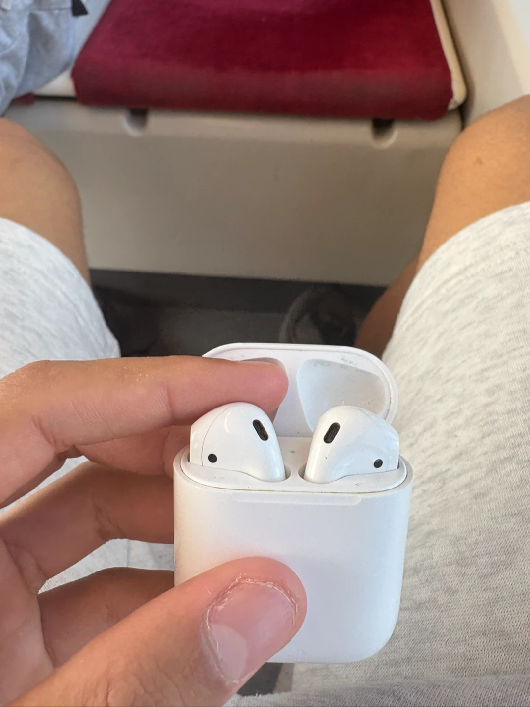 Apple AirPods Pro (1st Gen) - photo 2