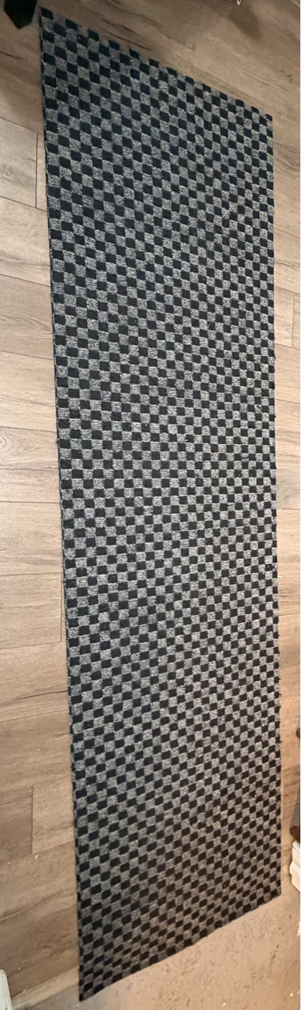 Runner Rug - Grey and Black Checkered Pattern - photo 4