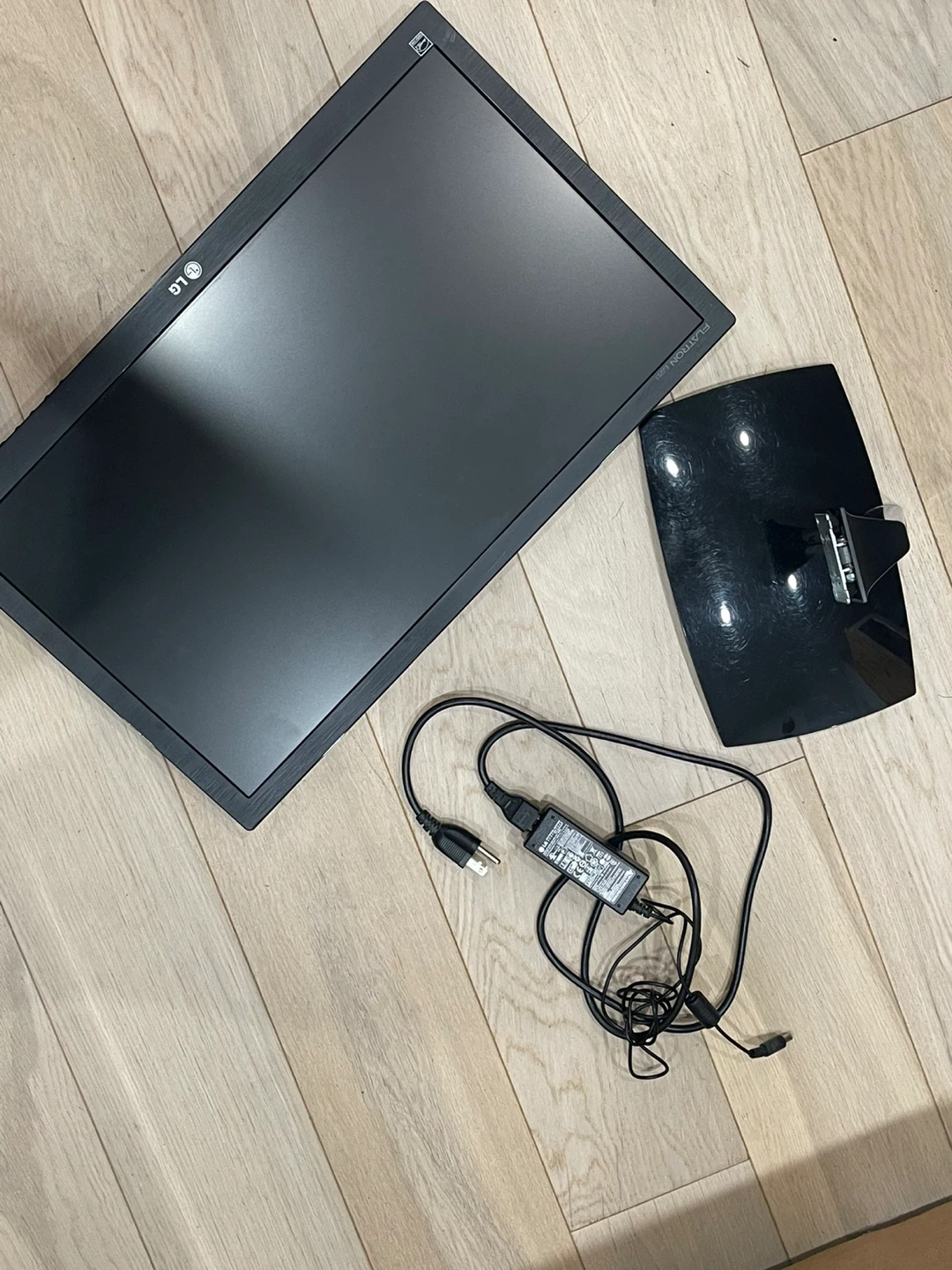 LG Monitor with Stand and Power Adapter - photo 2