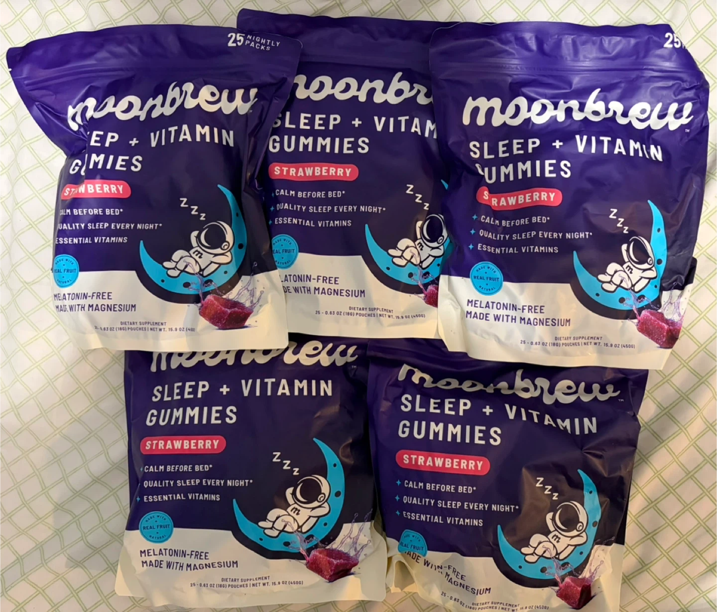 moonbrew Sleep + Vitamin Gummies Strawberry 25 Count 15.9oz