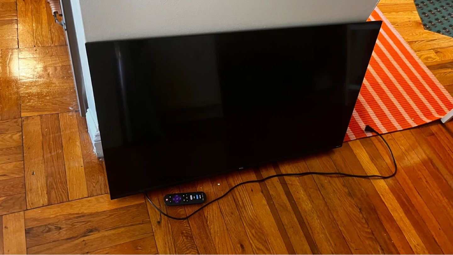 TCL 40-Inch Smart Roku TV - photo 3