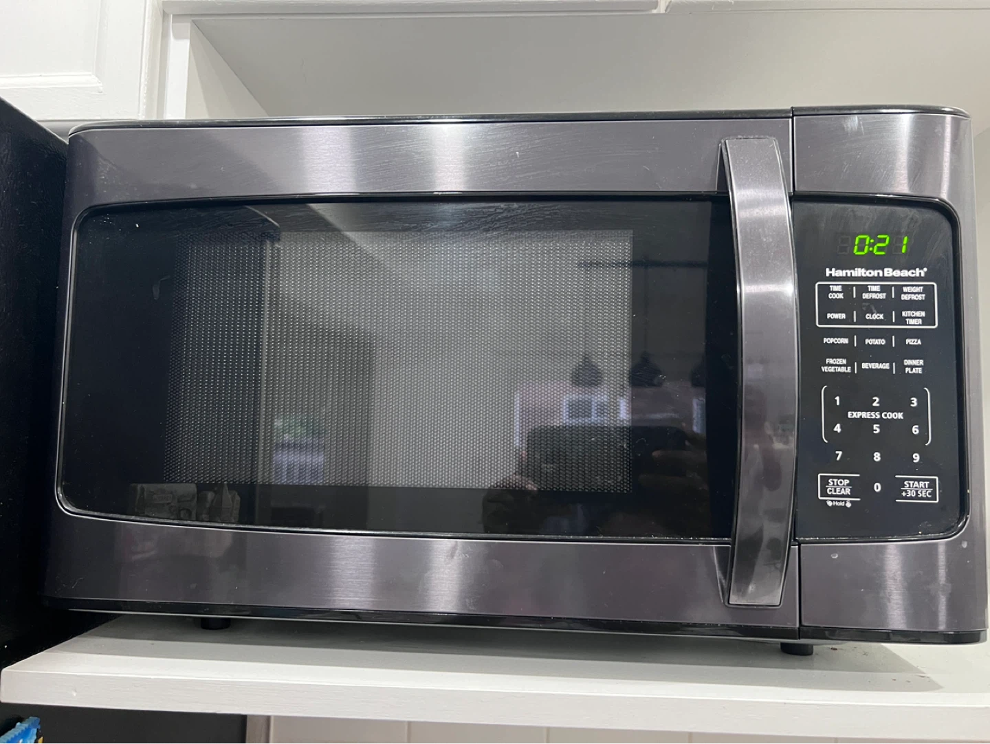 Hamilton Beach Microwave Oven - photo 3