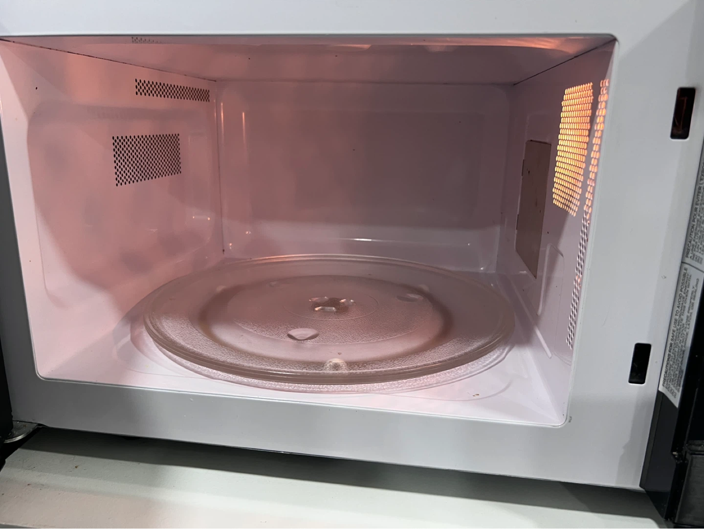 Hamilton Beach Microwave Oven - photo 2