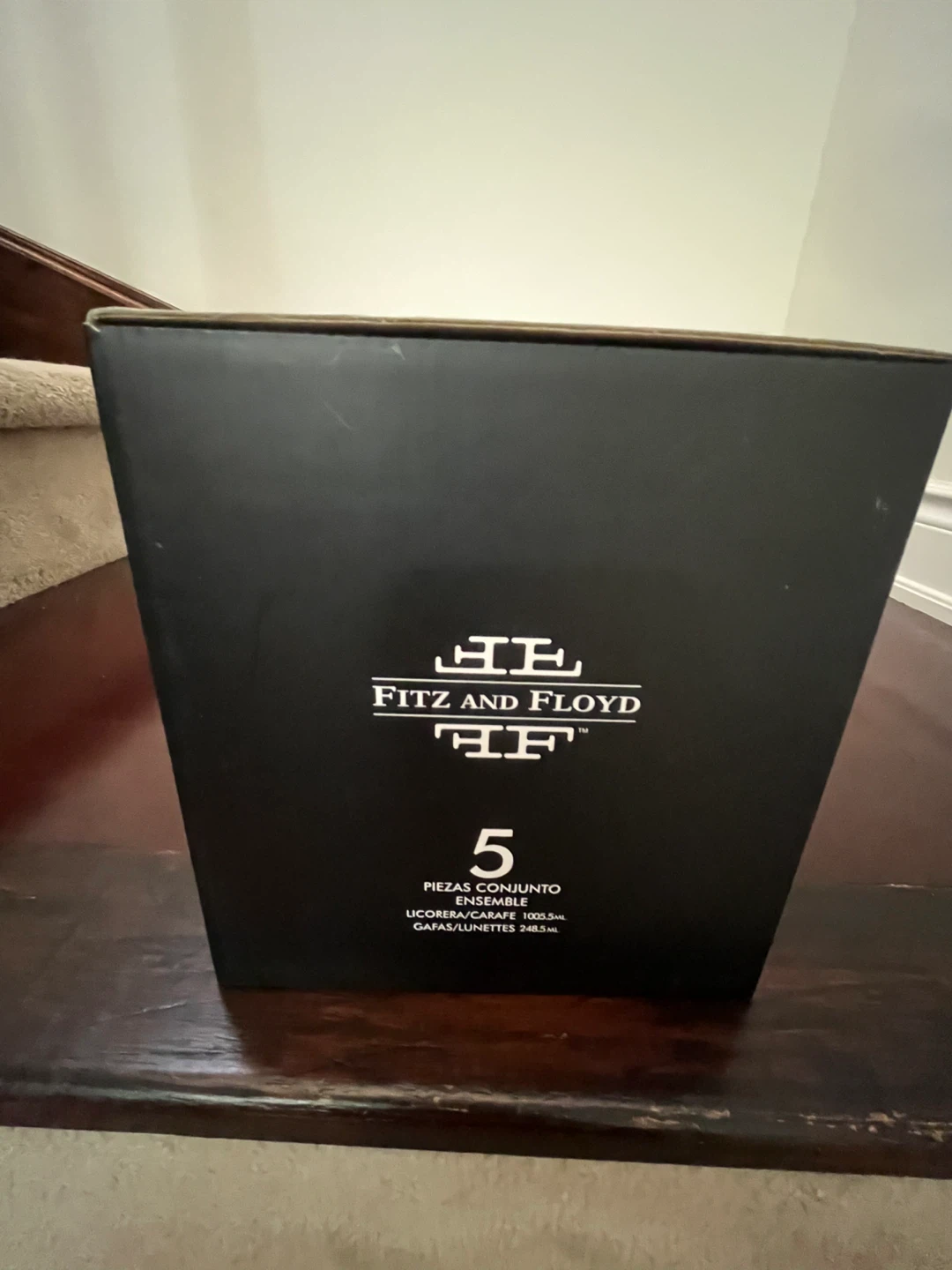 Fitz and Floyd Gold Daphne 5 Piece Whiskey Set - photo 3