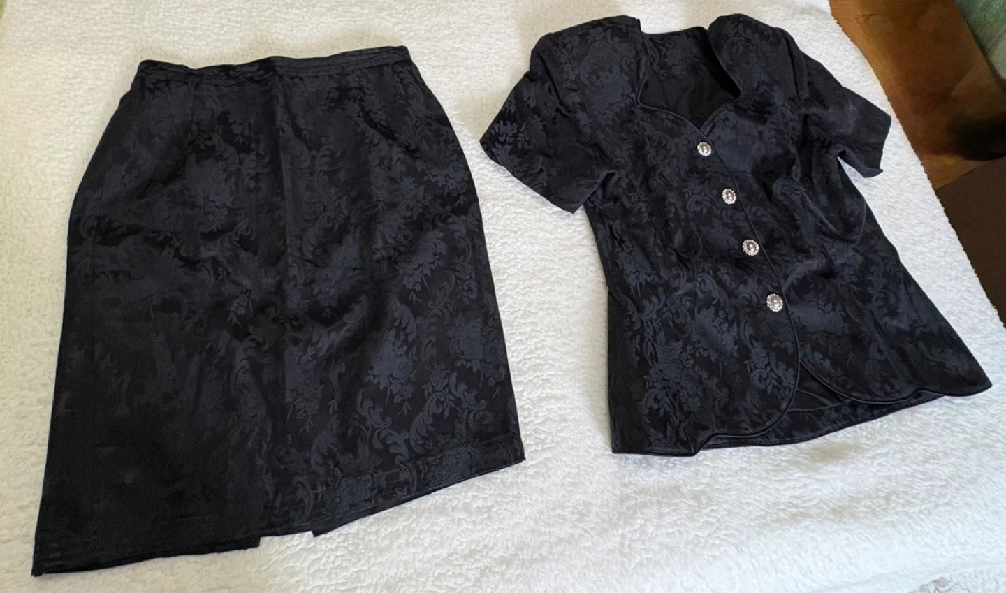 Vintage Black Damask Skirt Suit Set ⚽️