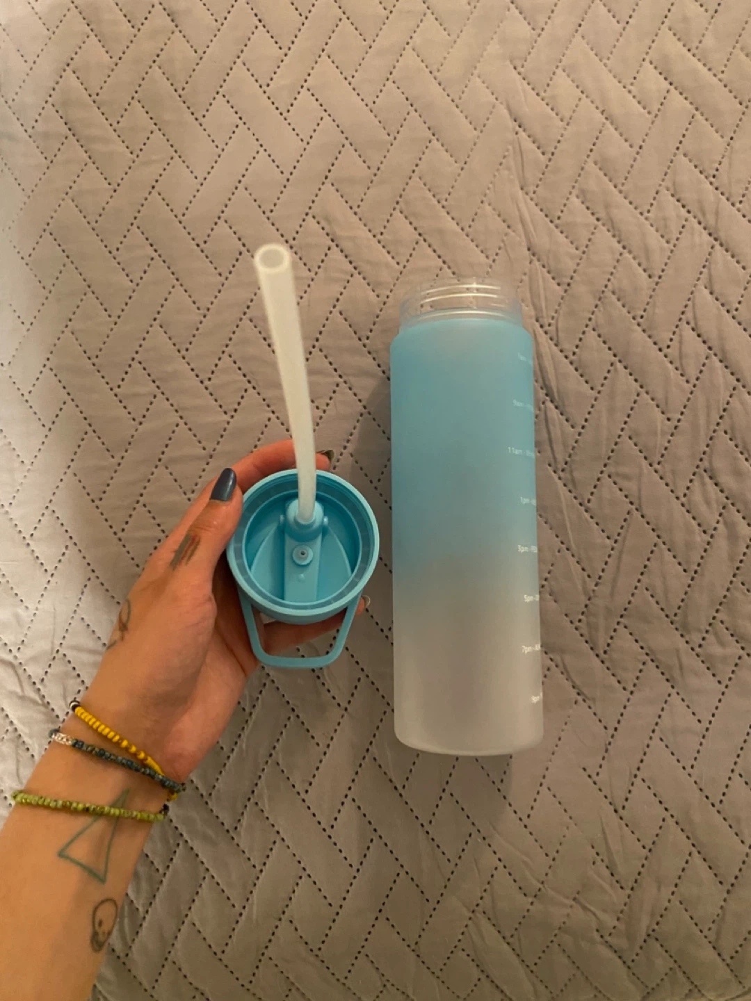 Water bottle with straw - photo 4