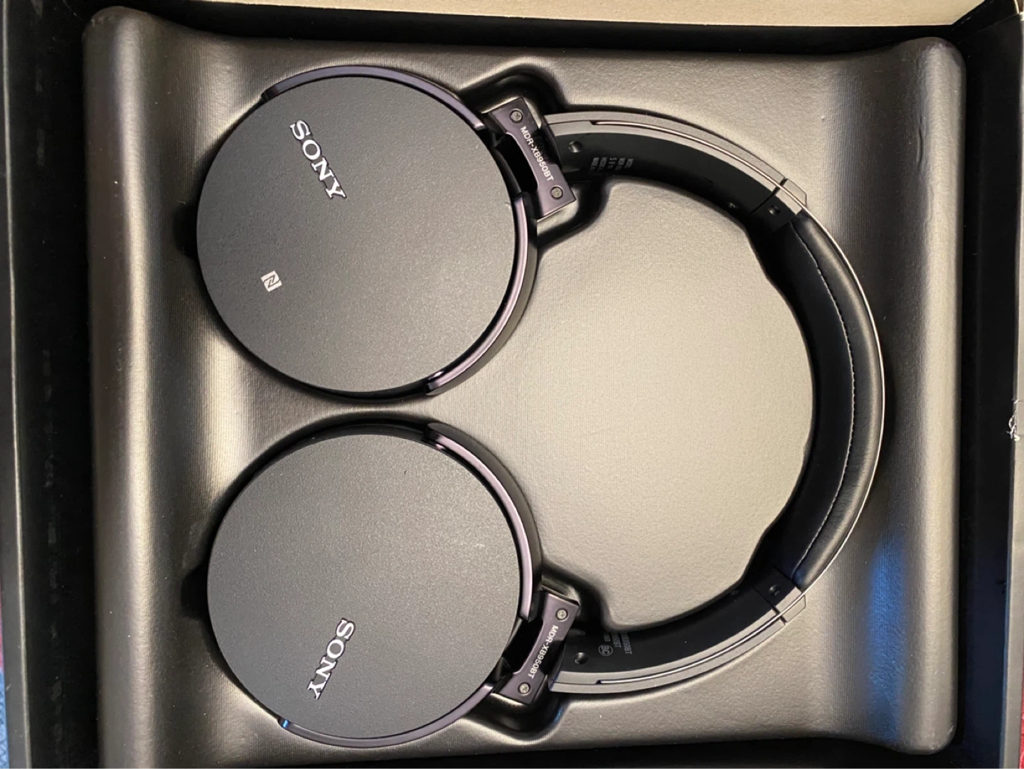 Sony EXTRA BASS MDR-XB950BT Wireless Stereo Headphones - photo 2