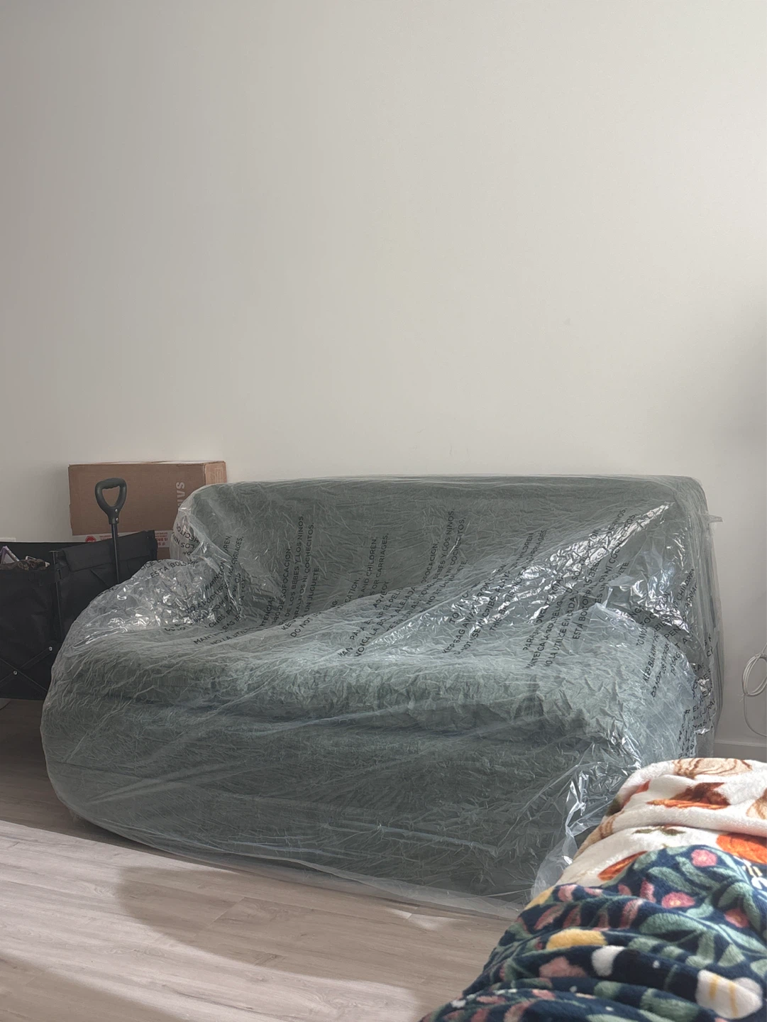 Brand new Chenille Green Oversize Sofa Bed - photo 3
