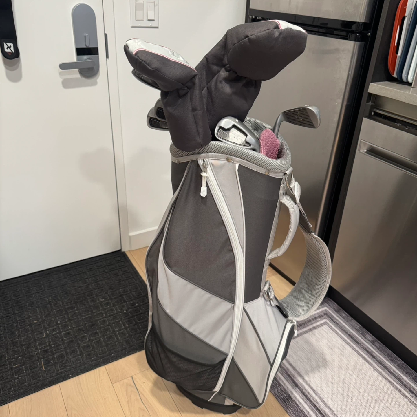 Wilson Ultra Women’s Golf Set 9 Clubs + Bag — $65 Moving Sale - photo 3