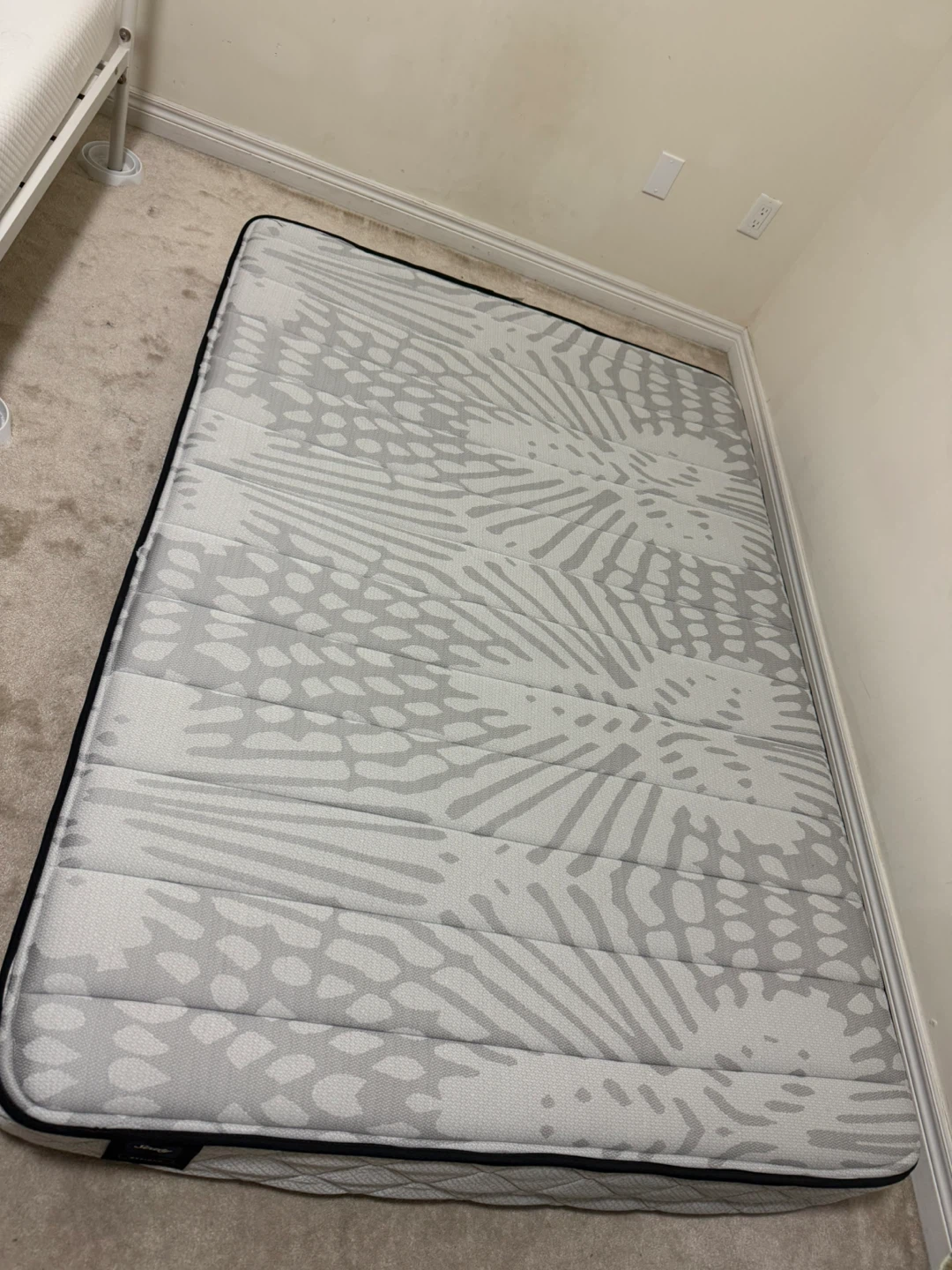 Sealy Optimu mattress - photo 2