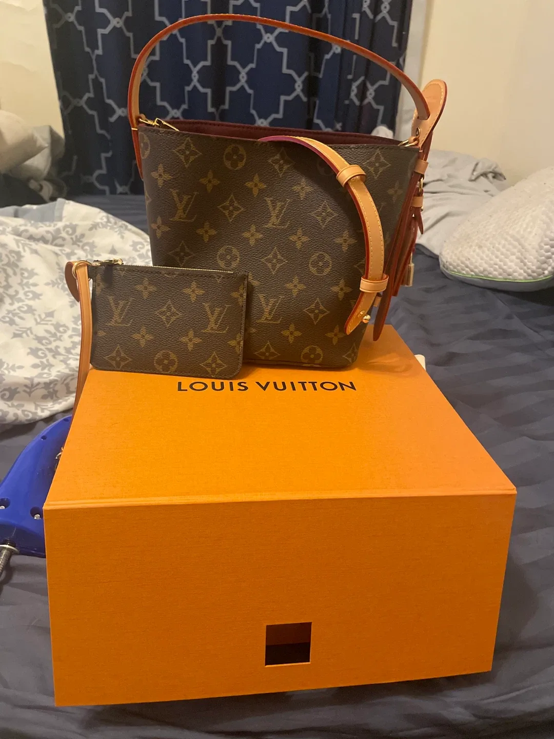 Louis Vuitton Monogram Bucket Bag with Pouch - photo 2
