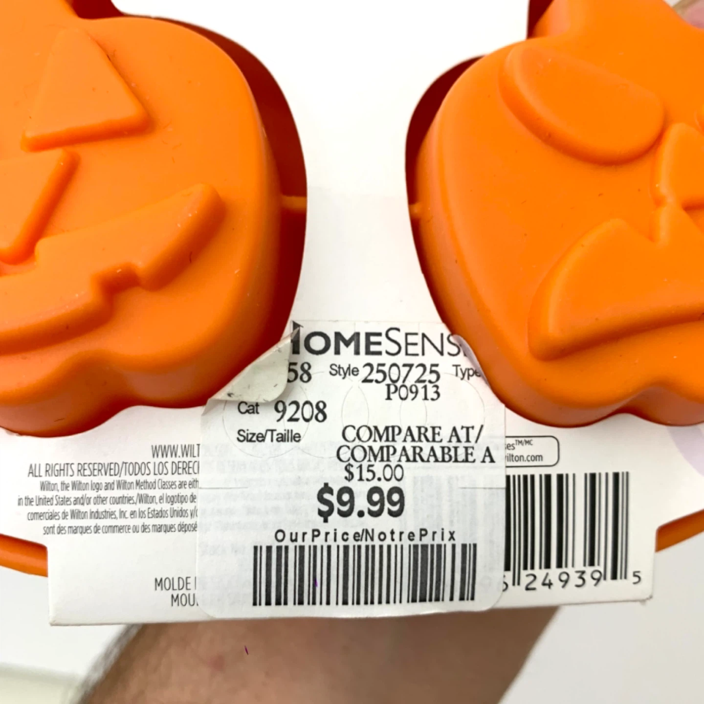 Pumpkin Treat Pan Silicone Baking Mold Halloween Bakeware Wilton - photo 4