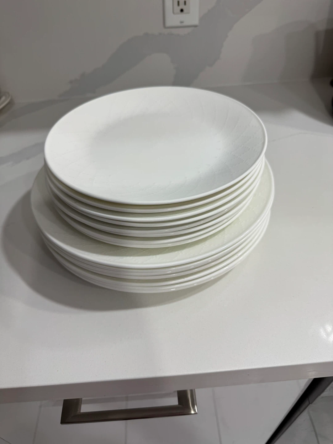 Mikasa Payton Bone China Dinner Plates- ⚽️ - Set of 7