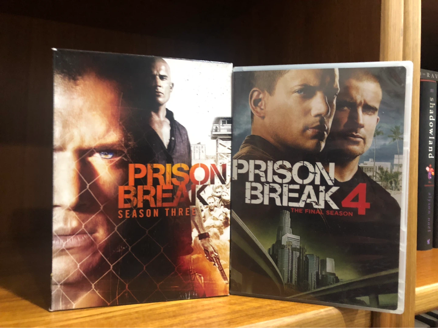 Prison Break Season 3 & 4 DVD Set ⚽️