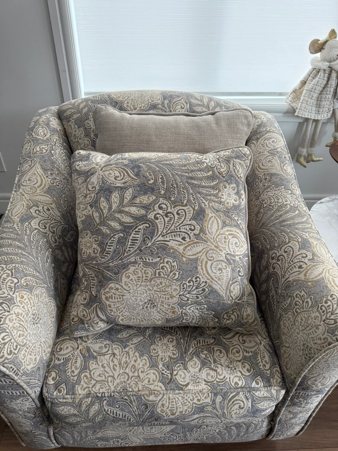 Accent Chair with Floral Pattern - photo 3